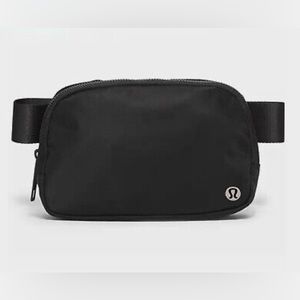 Lululemon everywhere belt bag
